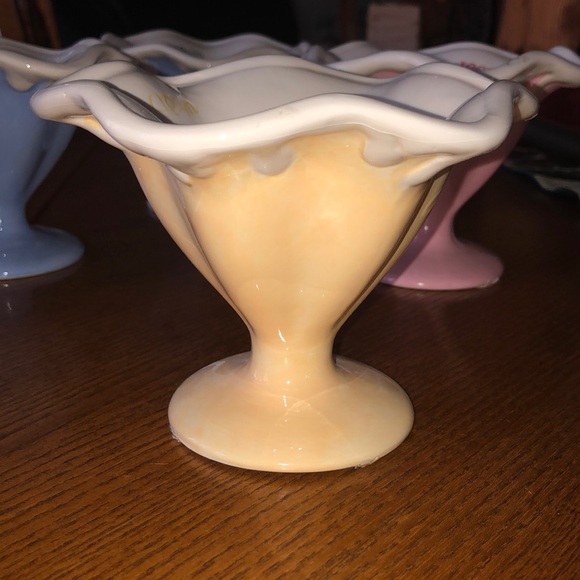 Variety of Ice Cream Bowls - Picture 3 of 7